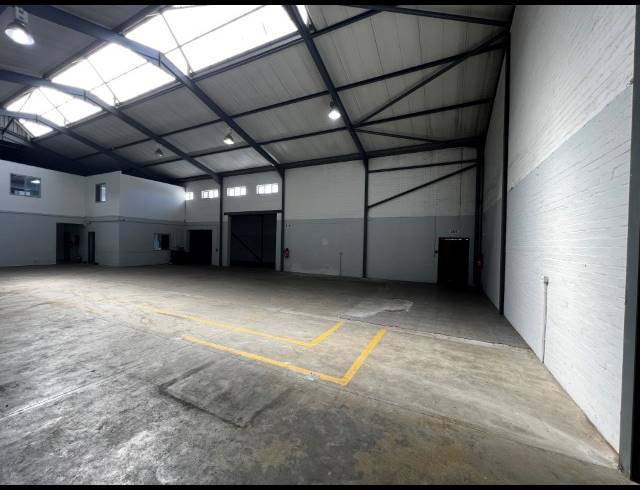 752M² WAREHOUSE TO LET IN AIRPORT INDUSTRIA